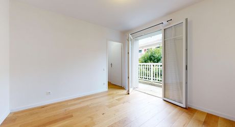 Appartement avec deux balcons et parking en sous-sol – La Teste-de-Buch