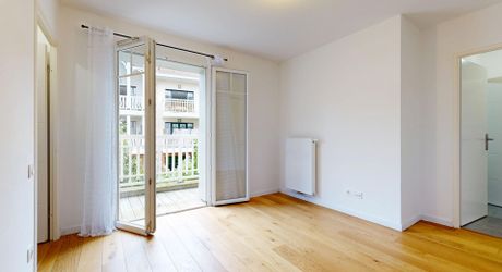 Appartement avec deux balcons et parking en sous-sol – La Teste-de-Buch