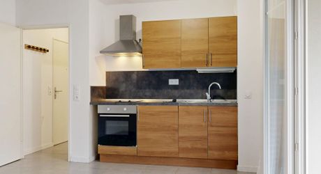 Appartement avec deux balcons et parking en sous-sol – La Teste-de-Buch