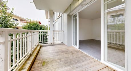 Appartement avec deux balcons et parking en sous-sol – La Teste-de-Buch