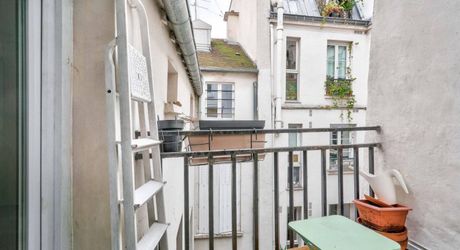 PARIS CENTRE – CHÂTELET / LES HALLES – APPARTEMENT 2 PIÈCES AVEC BALCON AU CŒUR DE LA CAPITALE