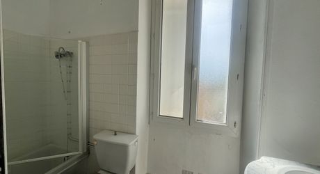 Maison avec 2 chambres, proche de toutes commodités