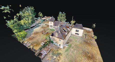 Propriété de caractère ade 20 hectares avec maison principale, maison d'amis, piscine, étang et cadre naturel