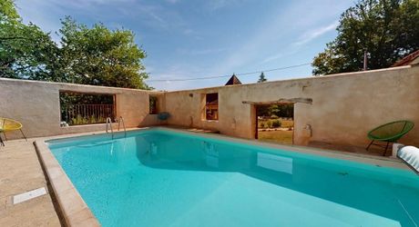 Propriété de caractère ade 20 hectares avec maison principale, maison d'amis, piscine, étang et cadre naturel