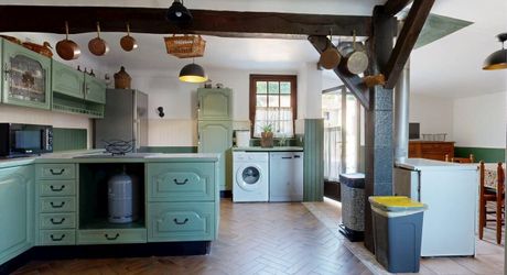 Propriété de caractère ade 20 hectares avec maison principale, maison d'amis, piscine, étang et cadre naturel