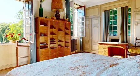 Propriété de caractère ade 20 hectares avec maison principale, maison d'amis, piscine, étang et cadre naturel
