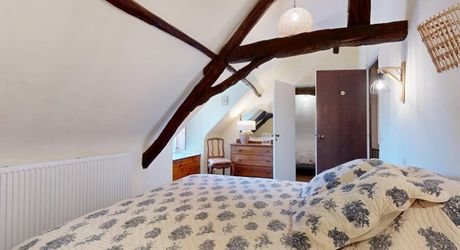 Propriété de caractère ade 20 hectares avec maison principale, maison d'amis, piscine, étang et cadre naturel