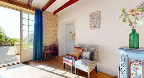 Propriété de caractère ade 20 hectares avec maison principale, maison d'amis, piscine, étang et cadre naturel