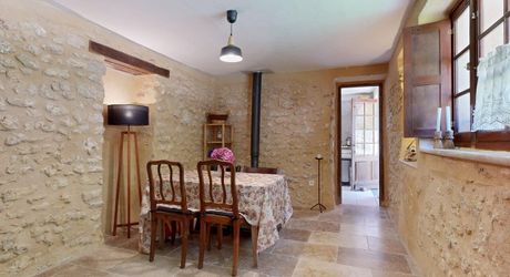 Propriété de caractère ade 20 hectares avec maison principale, maison d'amis, piscine, étang et cadre naturel