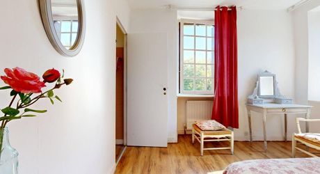 Propriété de caractère ade 20 hectares avec maison principale, maison d'amis, piscine, étang et cadre naturel