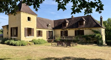Propriété de caractère ade 20 hectares avec maison principale, maison d'amis, piscine, étang et cadre naturel