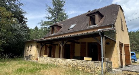 MAISON INDÉPENDANTE AU CALME AVEC TERRAIN BOISÉ PROCHE COMMERCES
