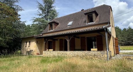 MAISON INDÉPENDANTE AU CALME AVEC TERRAIN BOISÉ PROCHE COMMERCES