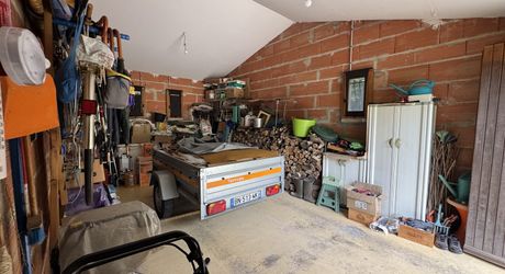 MAISON INDÉPENDANTE AU CALME AVEC TERRAIN BOISÉ PROCHE COMMERCES