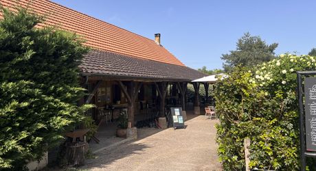 Golf 9 trous avec maison d'habitation, restaurant et dépendances Perigord Noir