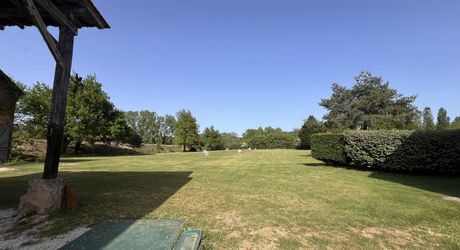 Golf 9 trous avec maison d'habitation, restaurant et dépendances Perigord Noir
