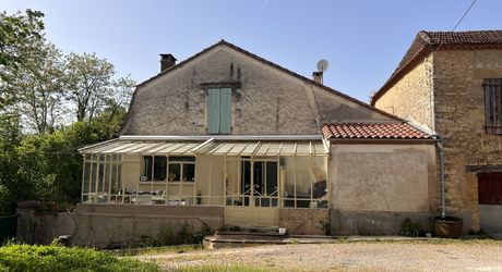 Golf 9 trous avec maison d'habitation, restaurant et dépendances Perigord Noir
