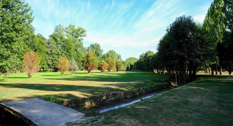 Golf 9 trous avec maison d'habitation, restaurant et dépendances Perigord Noir