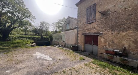 Golf 9 trous avec maison d'habitation, restaurant et dépendances Perigord Noir