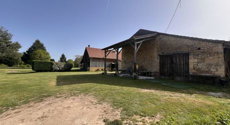 Golf 9 trous avec maison d'habitation, restaurant et dépendances Perigord Noir