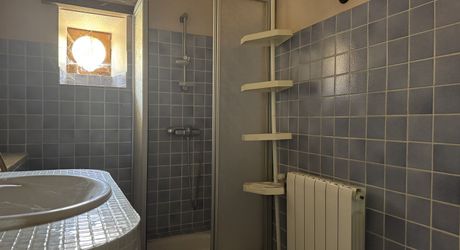 Maison ancienne de 4 chambres au calme