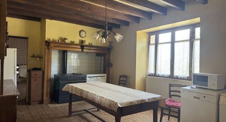 Maison ancienne de 4 chambres au calme