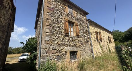 Maison ancienne de 4 chambres au calme
