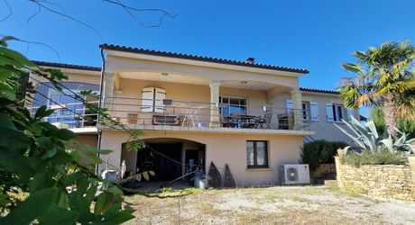 Maison Principale, Gîte, Piscine, Belle Vue et terrain de plus de 4000m2