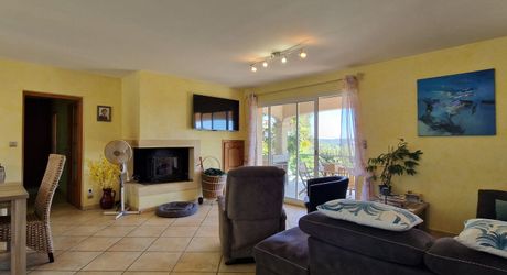 Maison Principale, Gîte, Piscine, Belle Vue et terrain de plus de 4000m2
