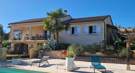 Maison Principale, Gîte, Piscine, Belle Vue et terrain de plus de 4000m2