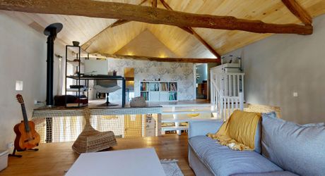 Propriété de caractère avec 4 habitations, piscine et activité de gîtes – À proximité de Saint-Cyprien, en Périgord Noir