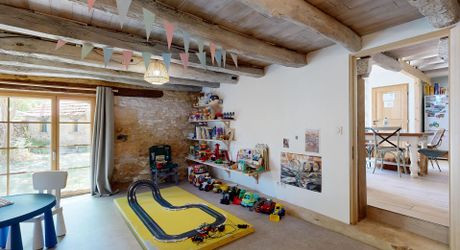 Propriété de caractère avec 4 habitations, piscine et activité de gîtes – À proximité de Saint-Cyprien, en Périgord Noir