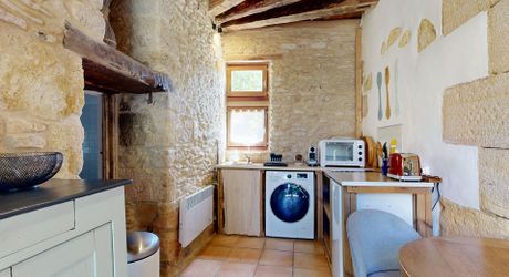 Propriété de caractère avec 4 habitations, piscine et activité de gîtes – À proximité de Saint-Cyprien, en Périgord Noir