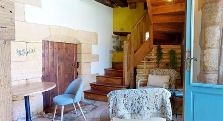 Propriété de caractère avec 4 habitations, piscine et activité de gîtes – À proximité de Saint-Cyprien, en Périgord Noir