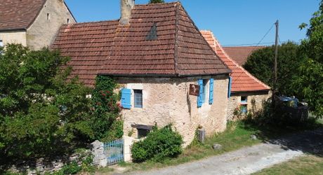 Propriété de caractère avec 4 habitations, piscine et activité de gîtes – À proximité de Saint-Cyprien, en Périgord Noir