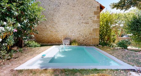 Propriété de caractère avec 4 habitations, piscine et activité de gîtes – À proximité de Saint-Cyprien, en Périgord Noir