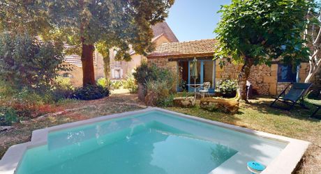 Propriété de caractère avec 4 habitations, piscine et activité de gîtes – À proximité de Saint-Cyprien, en Périgord Noir