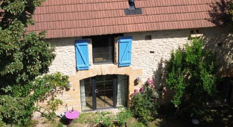Propriété de caractère avec 4 habitations, piscine et activité de gîtes – À proximité de Saint-Cyprien, en Périgord Noir