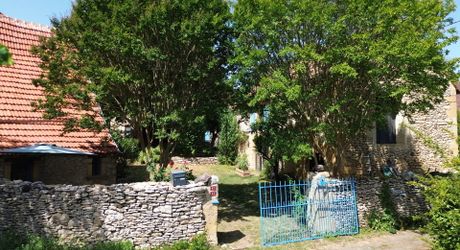 Propriété de caractère avec 4 habitations, piscine et activité de gîtes – À proximité de Saint-Cyprien, en Périgord Noir
