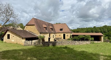Maison périgourdine de caractère avec dépendances et piscine – Castelnaud-la-Chapelle – Périgord Noir
