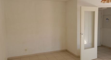 Appartement type T2 de 39 m2 avec ascenseur, commerces à proximité 