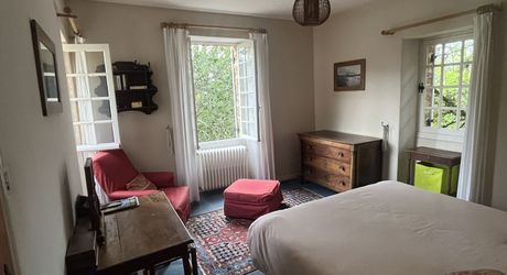 Maison de charme avec gîte et piscine au calme