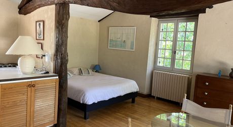 Maison de charme avec gîte et piscine au calme