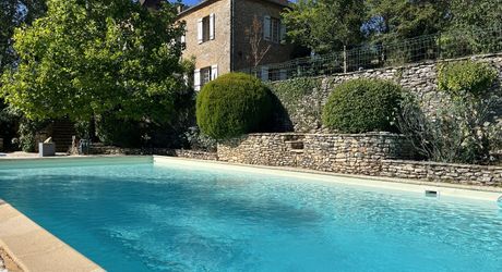 Maison de charme avec gîte et piscine au calme