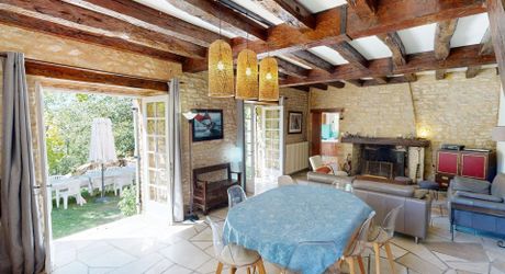 Maison de charme avec gîte et piscine au calme