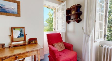 Maison de charme avec gîte et piscine au calme
