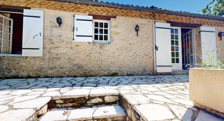 Maison de charme avec gîte et piscine au calme