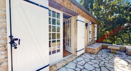 Maison de charme avec gîte et piscine au calme