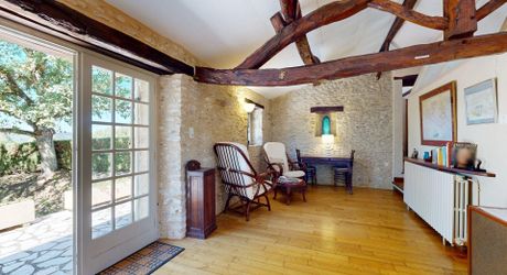 Maison de charme avec gîte et piscine au calme
