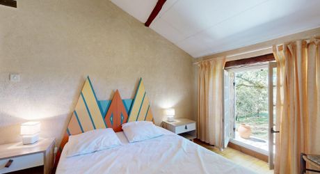 Maison de charme avec gîte et piscine au calme